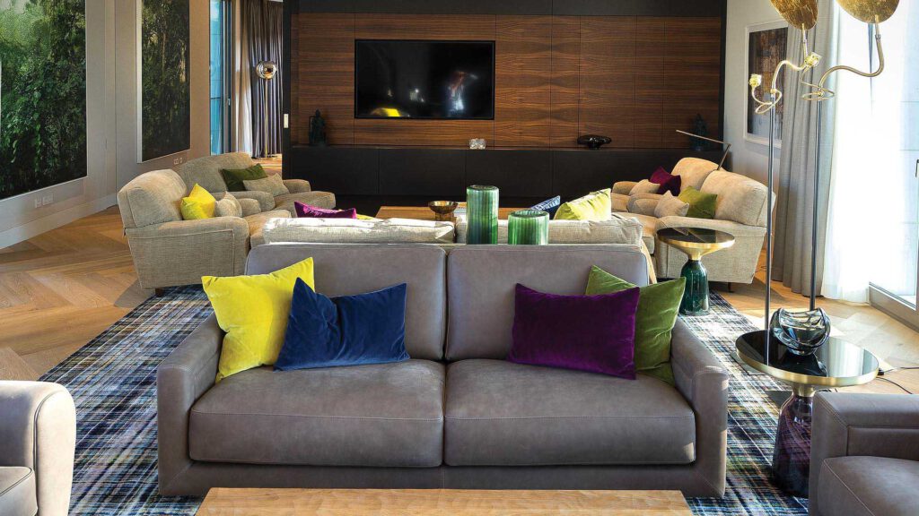 Humboldt Lounge im Nº3 Schinkelplatz in Berlin-Mitte mit klar strukturierter Raumgestaltung und ruhiger Atmosphäre