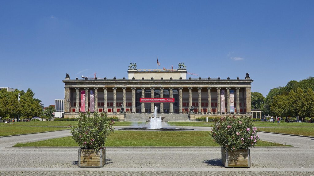 Wohnen auf Zeit in Berlin-Mitte am Nº3 Schinkelplatz nahe Altes Museum und Museumsinsel