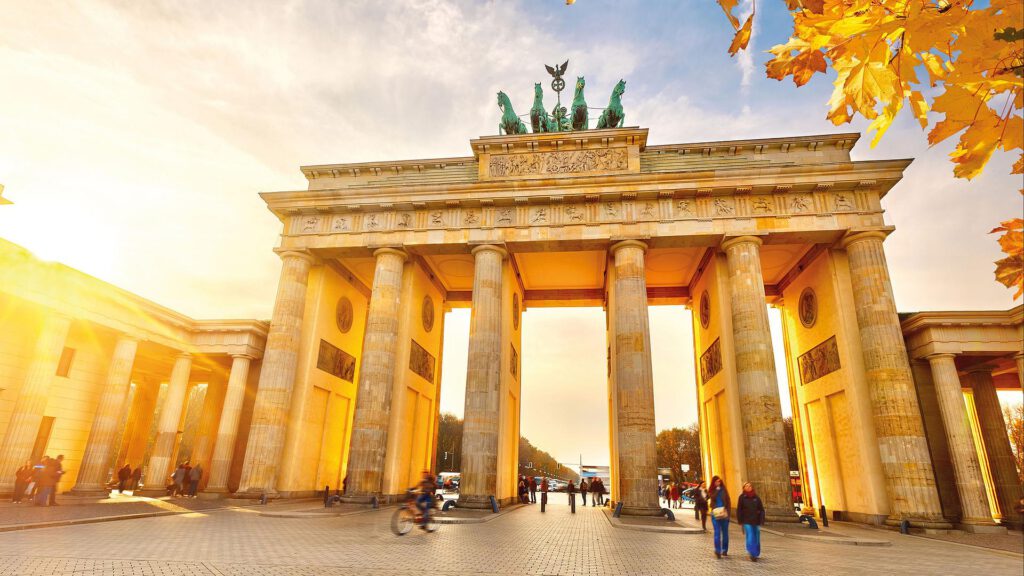Wohnen auf Zeit in Berlin-Mitte am Nº3 Schinkelplatz nahe Brandenburger Tor und Pariser Platz