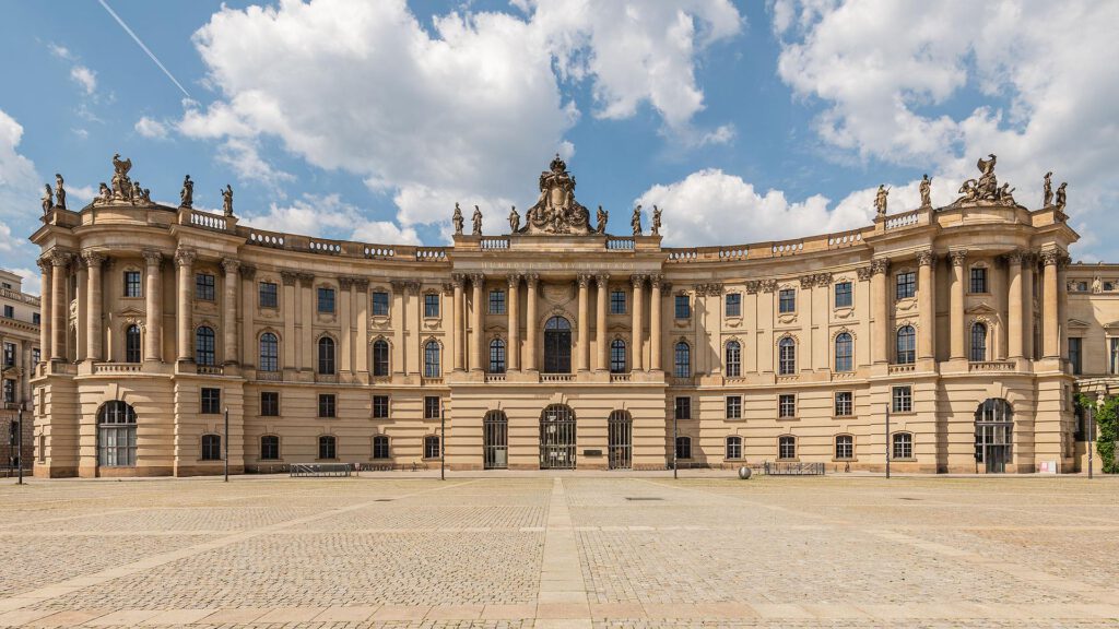 Wohnen auf Zeit in Berlin-Mitte am Nº3 Schinkelplatz nahe Humboldt-Universität und Unter den Linden