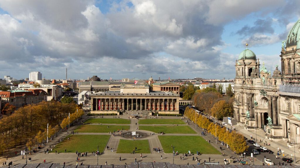 Wohnen auf Zeit in Berlin-Mitte am Nº3 Schinkelplatz nahe Lustgarten und Museumsinsel