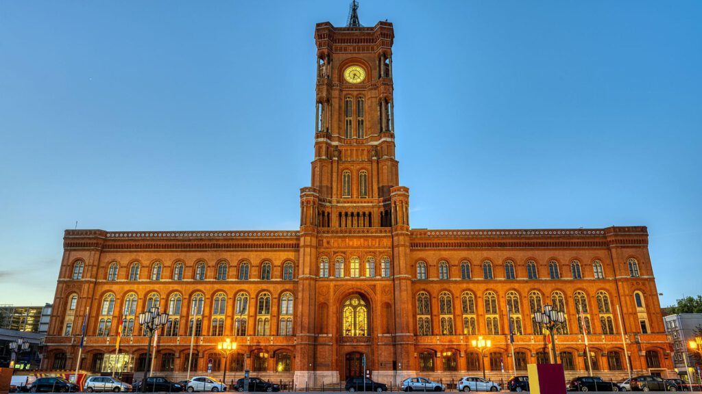 Wohnen auf Zeit in Berlin-Mitte am Nº3 Schinkelplatz nahe Rotes Rathaus und Alexanderplatz