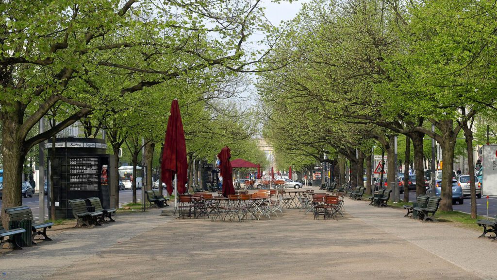 Wohnen auf Zeit in Berlin-Mitte am Nº3 Schinkelplatz nahe Unter den Linden und Staatsoper